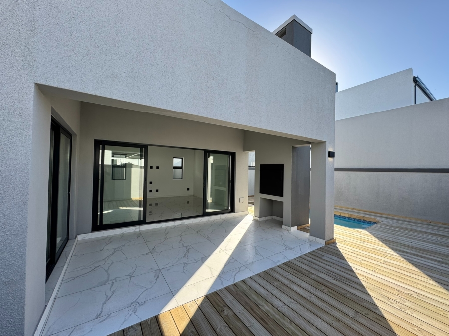 3 Bedroom Property for Sale in Sandown Western Cape